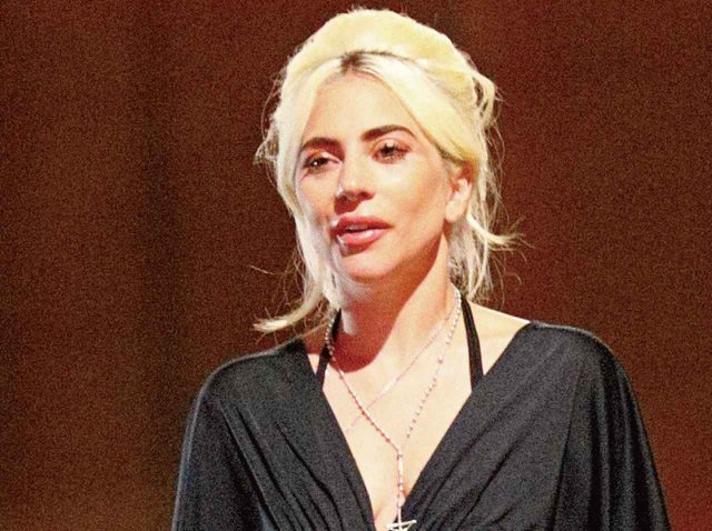 レディー・ガガがプライベートでヘビロテしまくるセリーヌのバッグ！