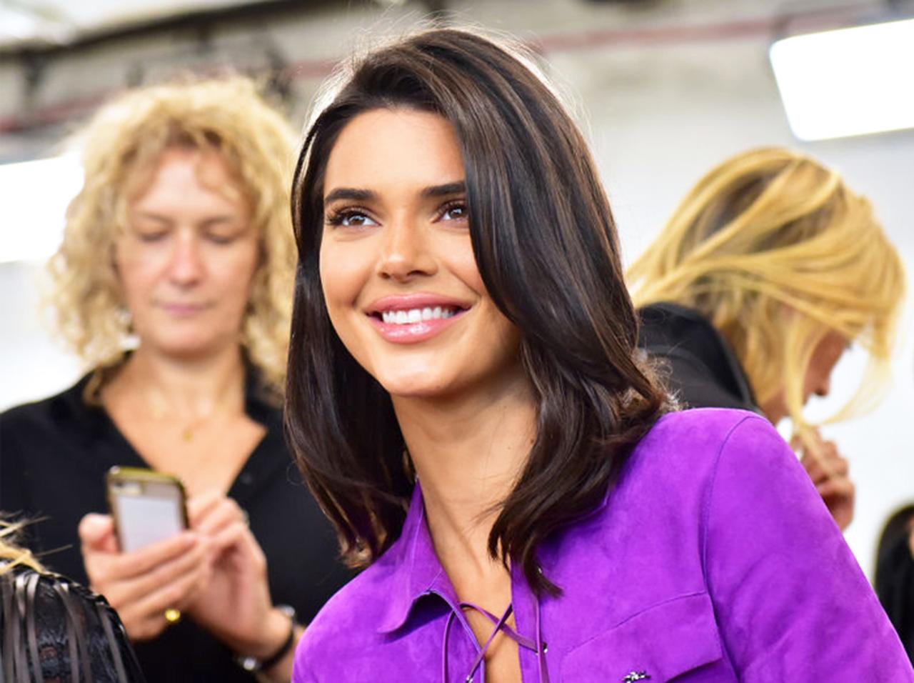 ケンダル・ジェンナー、「前髪アリ」の新ヘアで別人レベルに変身