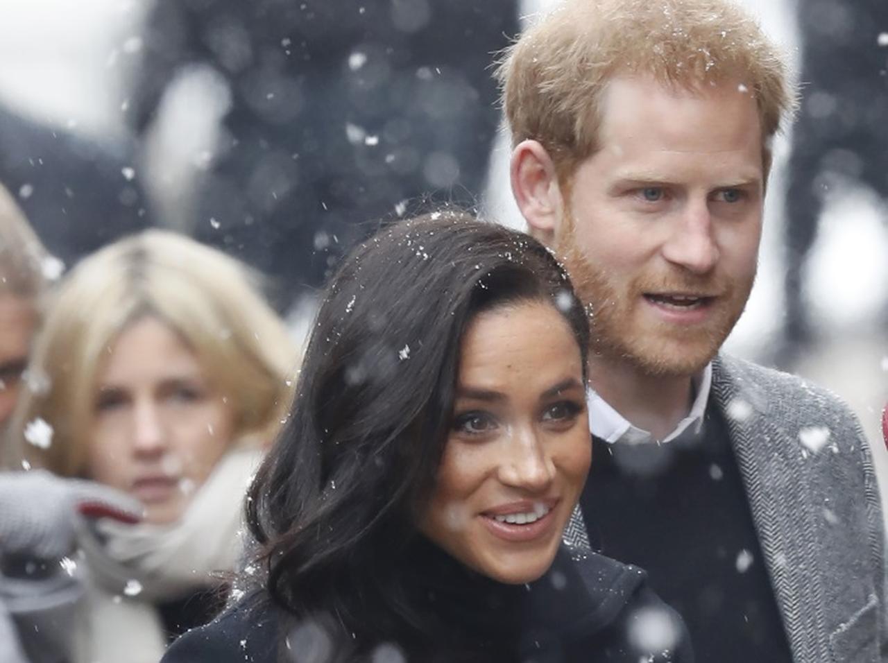 ヘンリー王子、親を亡くした子と「2人っきりで話させて」