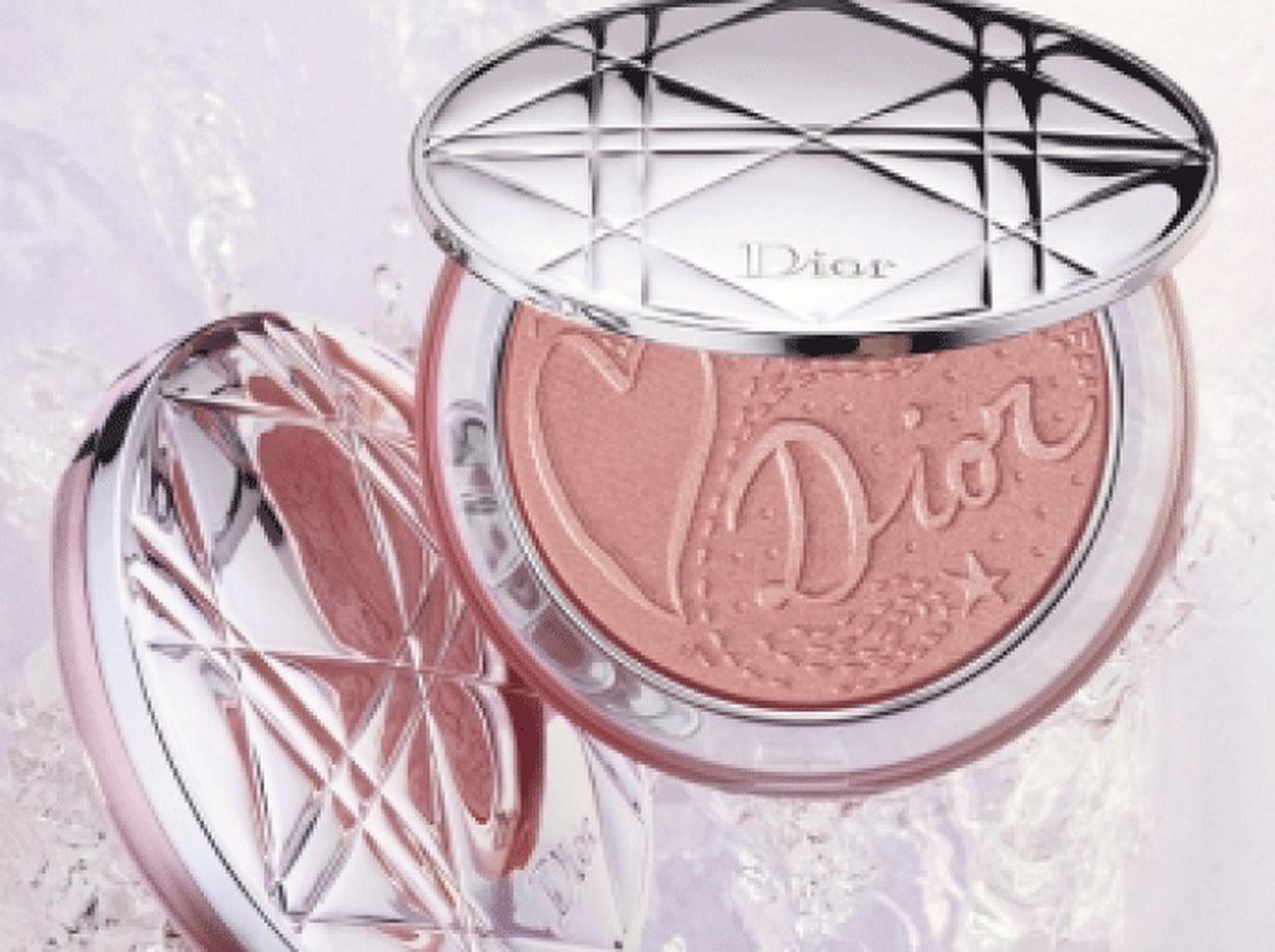 ディオール、新作フェイスパウダーは、磨き上げたかのような血色肌に