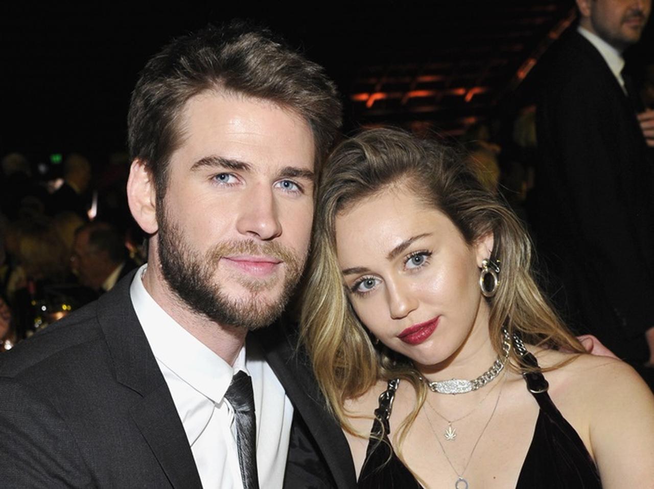 マイリー・サイラス大活躍のグラミー賞を夫リアム・ヘムズワースが欠席した理由