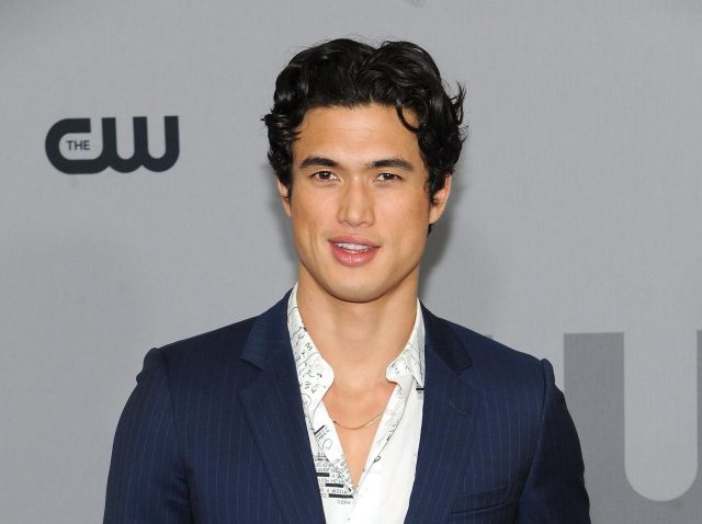 『リバーデイル』のチャールズ・メルトン、アリアナのMVの次は話題の新映画