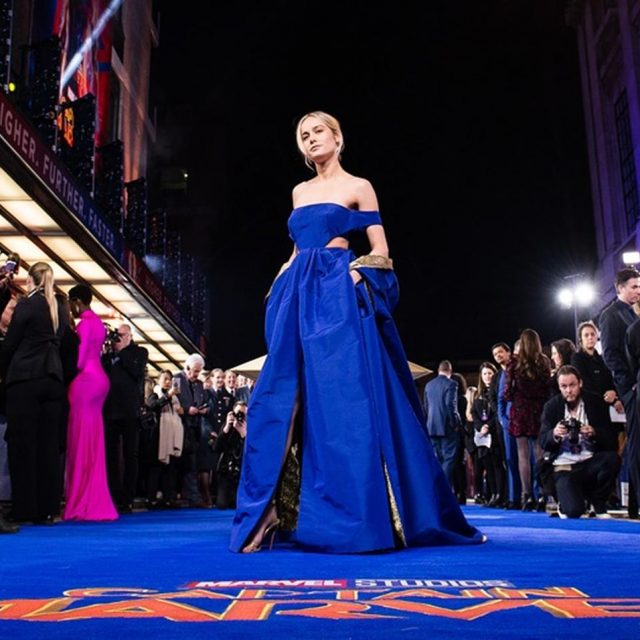 『キャプテン・マーベル』ブリー・ラーソン、「ヒーロー」オーラ溢れるドレスが圧巻の美