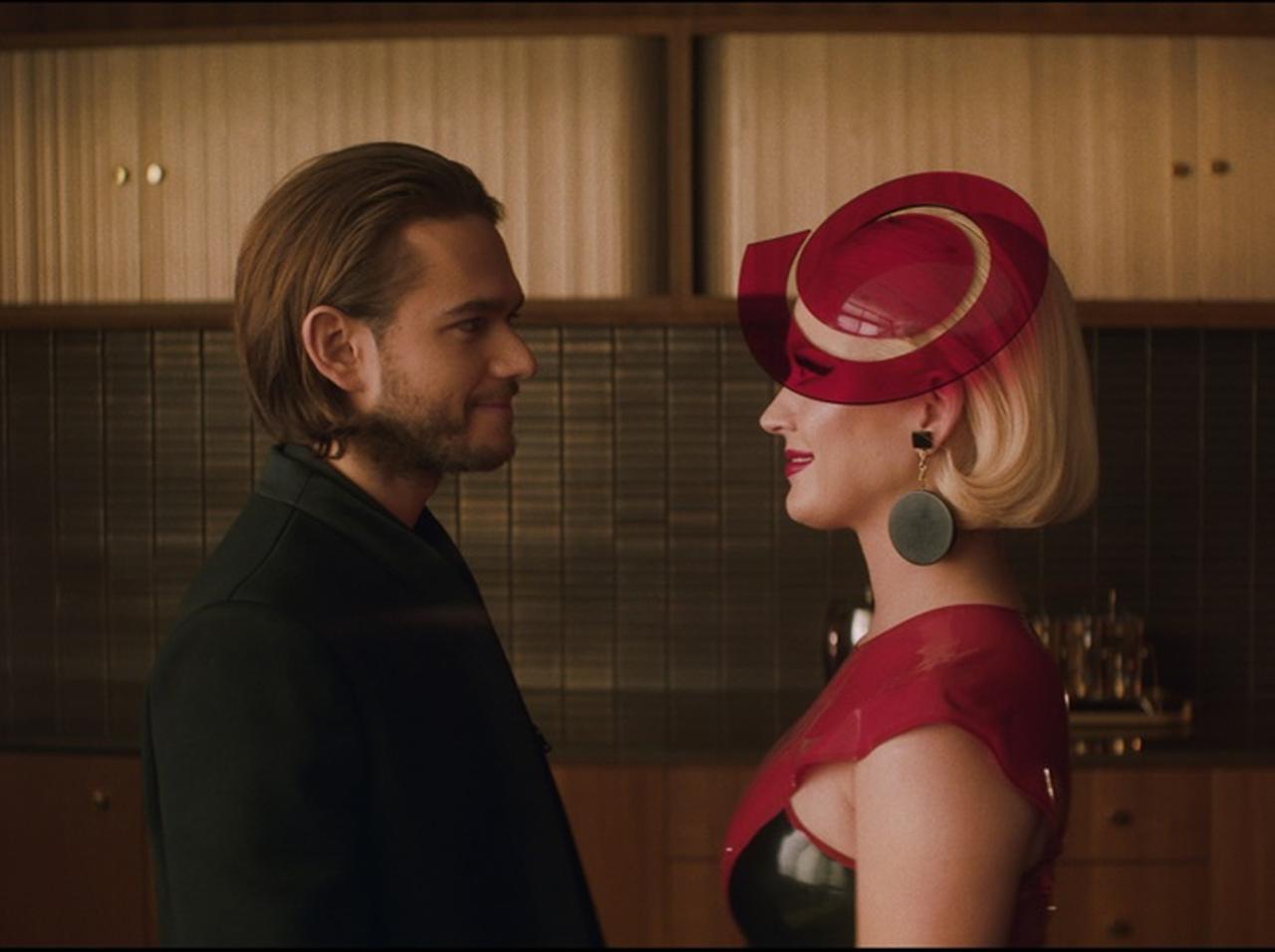 ケイティ・ペリー&ゼッドが新曲を発表!ロボットと人間の恋愛を描く