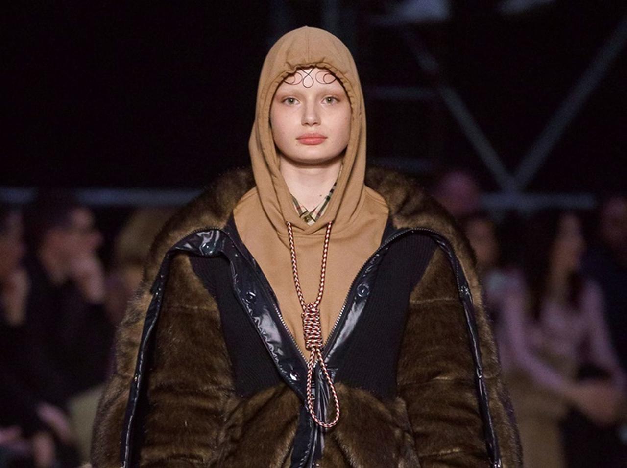 バーバリーが謝罪、「自殺」を連想させる『紐』が波紋