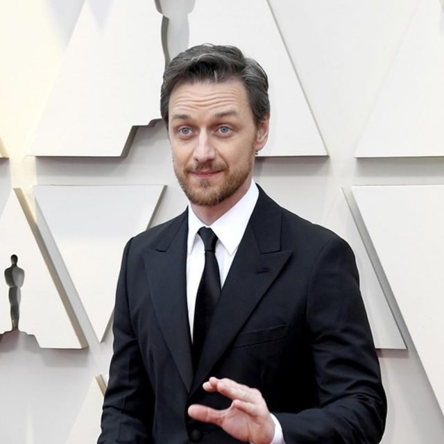 ジェームズ・マカヴォイ、落ちていたペンを拾ってサインをもらいまくる【アカデミー賞】