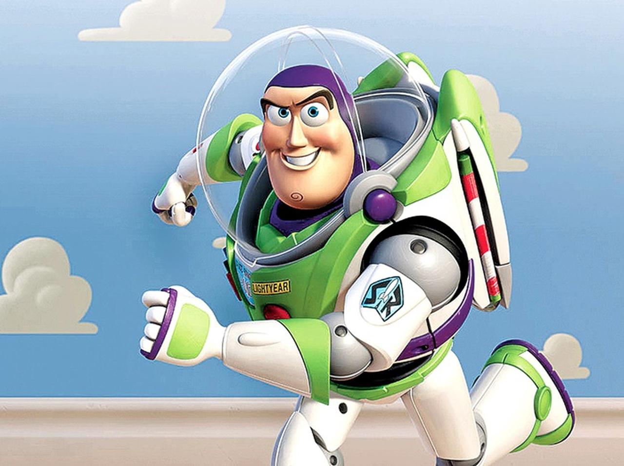 『トイ・ストーリー4』最新映像でバズが「囚われの身」に、その時ウッディは?