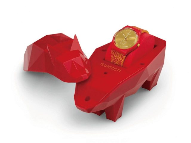 スウォッチより、2019年干支モデルが登場