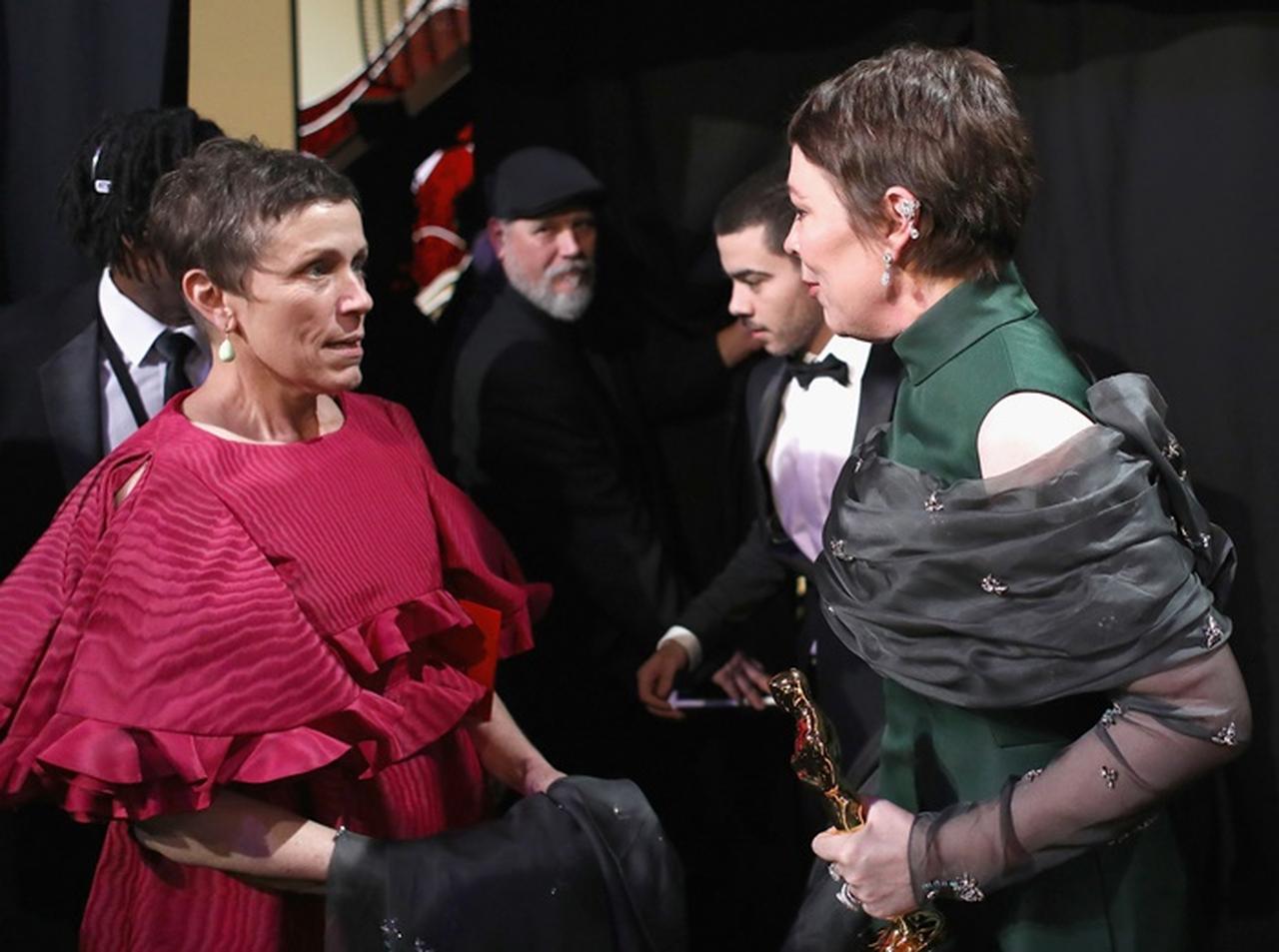 オスカー女優、ビルケンシュトックを履いてアカデミー賞のステージへ