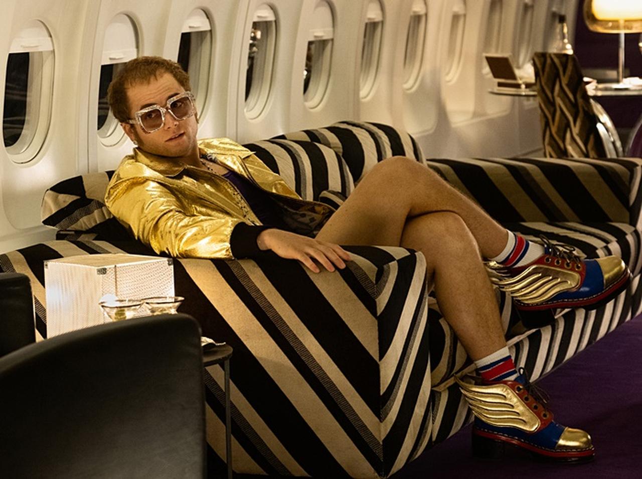 エルトン・ジョンも認める歌声!自伝映画『ロケットマン』タロン・エガートンの歌唱力