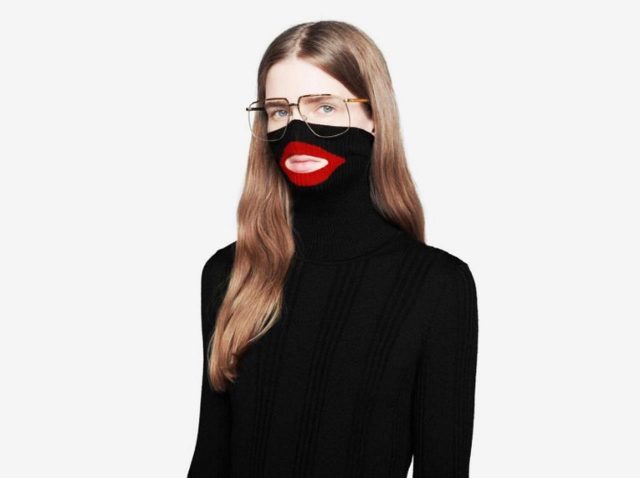 グッチの「人種差別的」セーターに批判集中、謝罪→販売中止へ