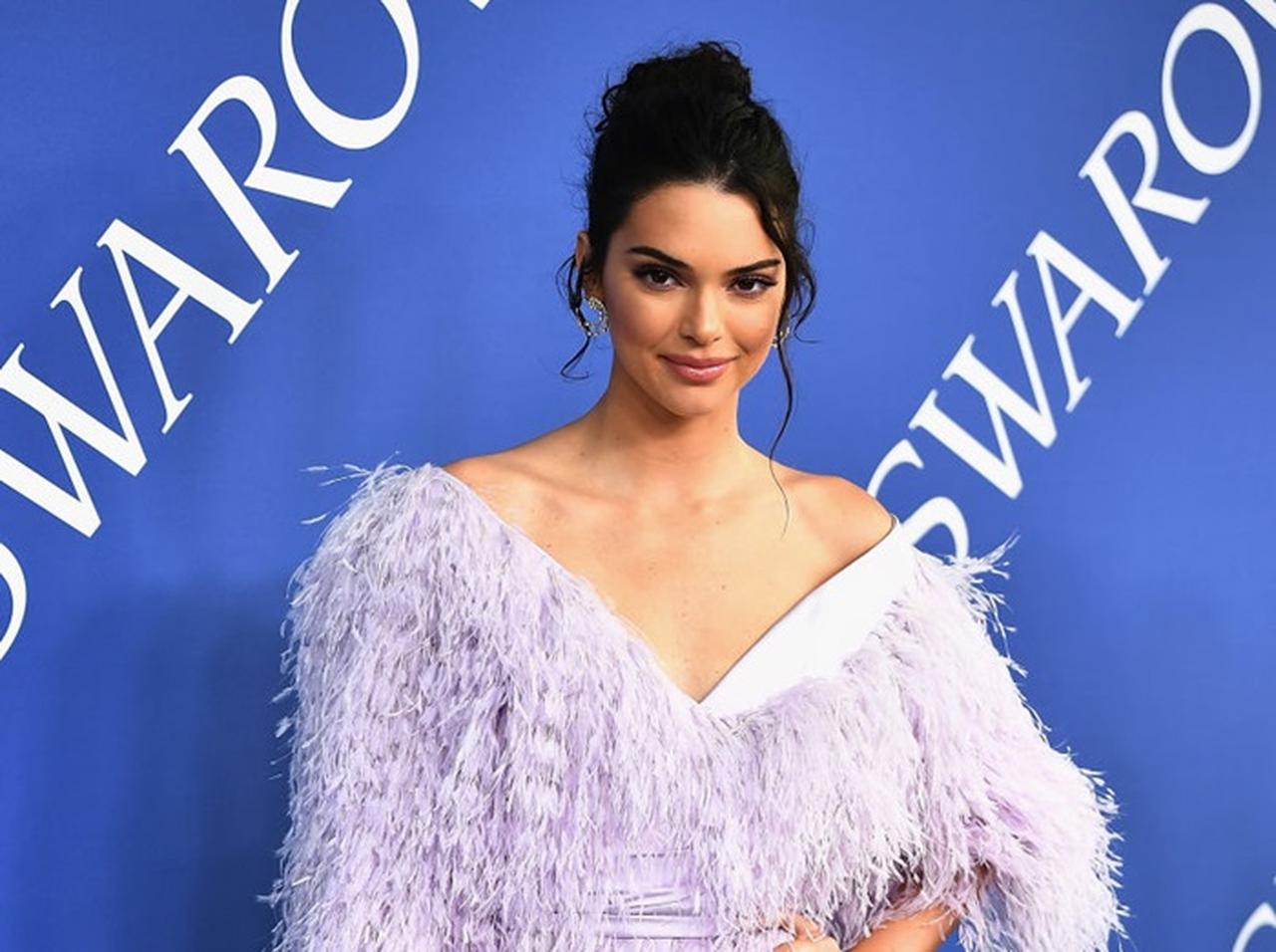 ケンダル・ジェンナー、「パタゴニア」の“売り切れ続出”フリースをオシャレに着こなし