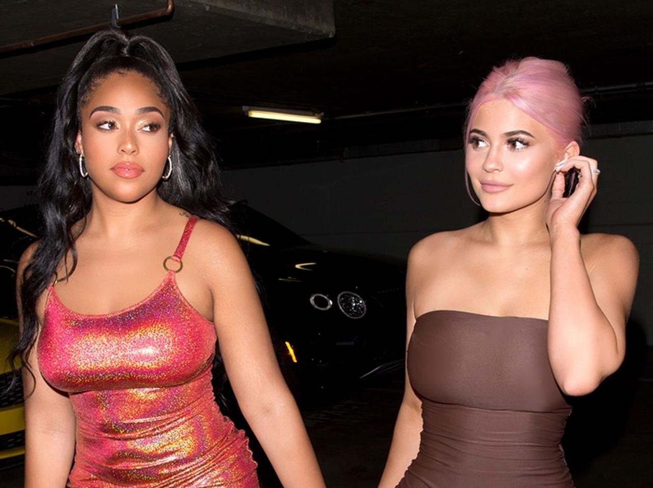 カイリー・ジェンナー、同居中の大親友が「姉の恋人と浮気」で家を出る