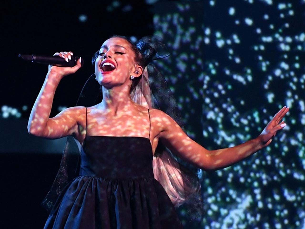 アリアナ・グランデ、テイラーやケイティを抜きある部門で女性No.1の称号をゲット