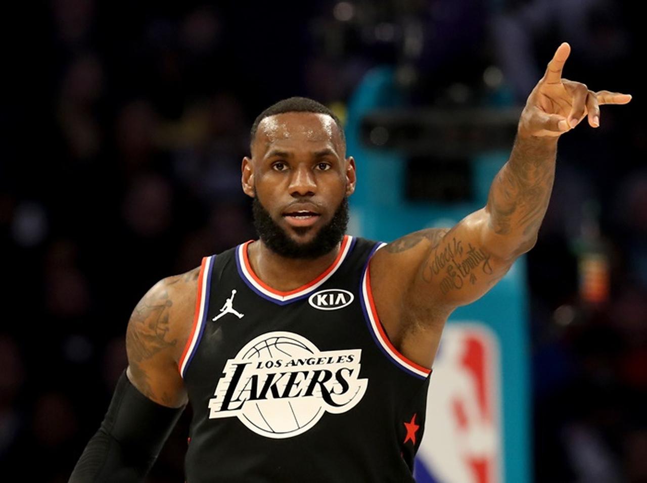 レブロン・ジェームズは「女性の味方」、某女優の『給料アップ』に一役買う