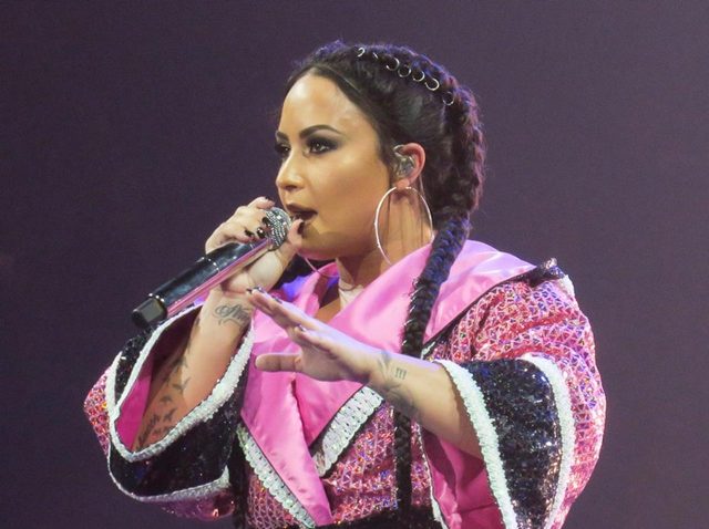 デミ・ロヴァ―ト、うっかり男性の「歯」を折っちゃったあとの発言がツワモノ