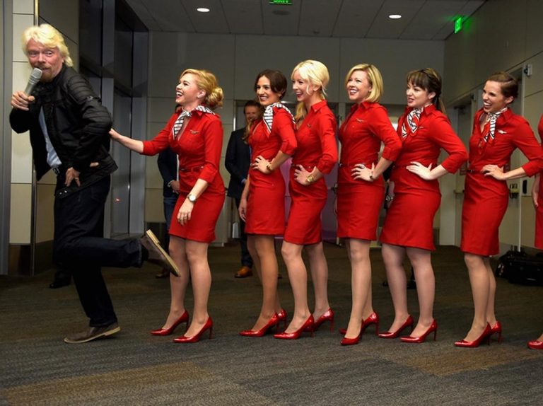英ヴァージン航空が『女性らしさ』の義務化を廃止、CAは「すっぴん」OKへ