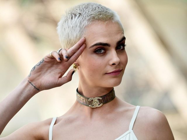 カーラ・デルヴィーニュ、「外出よりセックス」リアルな恋愛事情を赤裸々告白