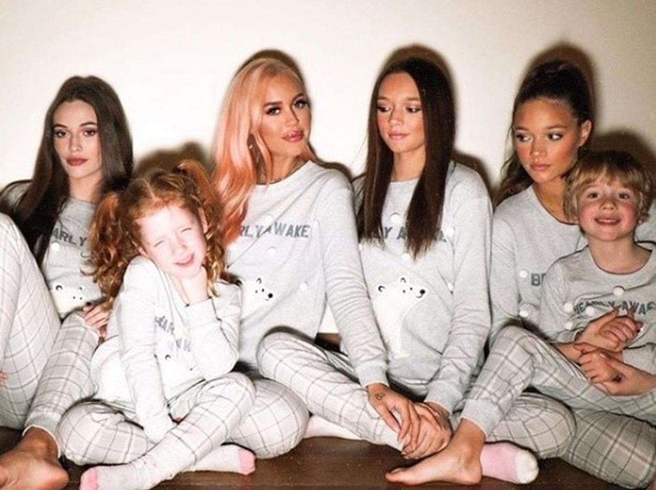 18歳で亡くなった1Dのルイ・トムリンソンの妹、家族が声明発表