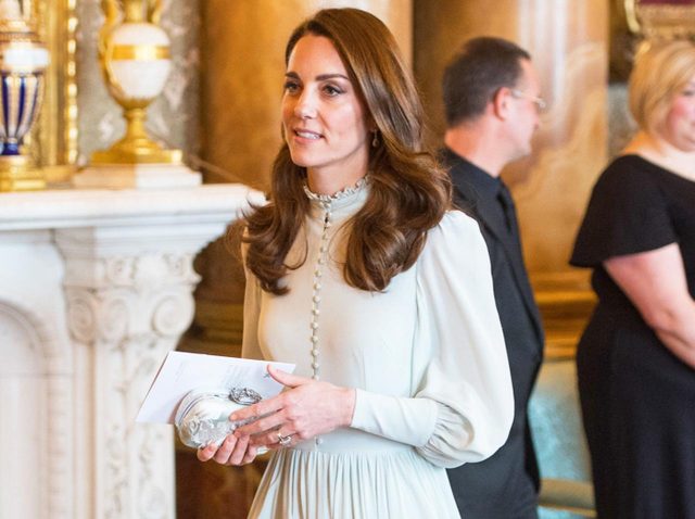 キャサリン妃着用の「誰が作ったか分からないドレス」が息をのむ美しさ