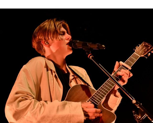 ルエル、初の単独来日公演は大成功！未発表曲も披露