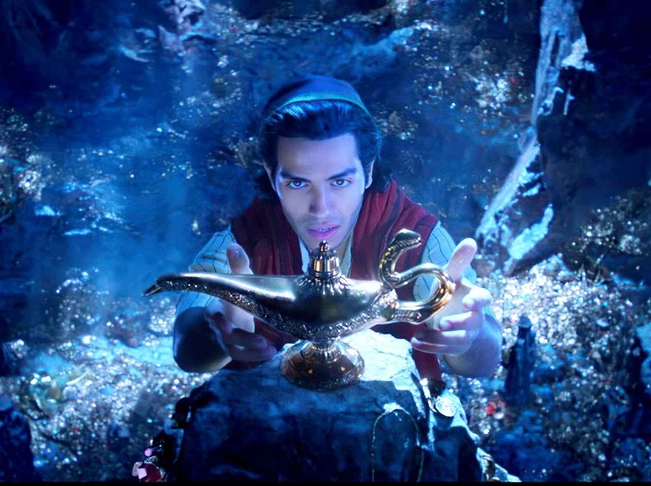 『アラジン』主演メナ・マスード、日本のディズニーファンにメッセージ