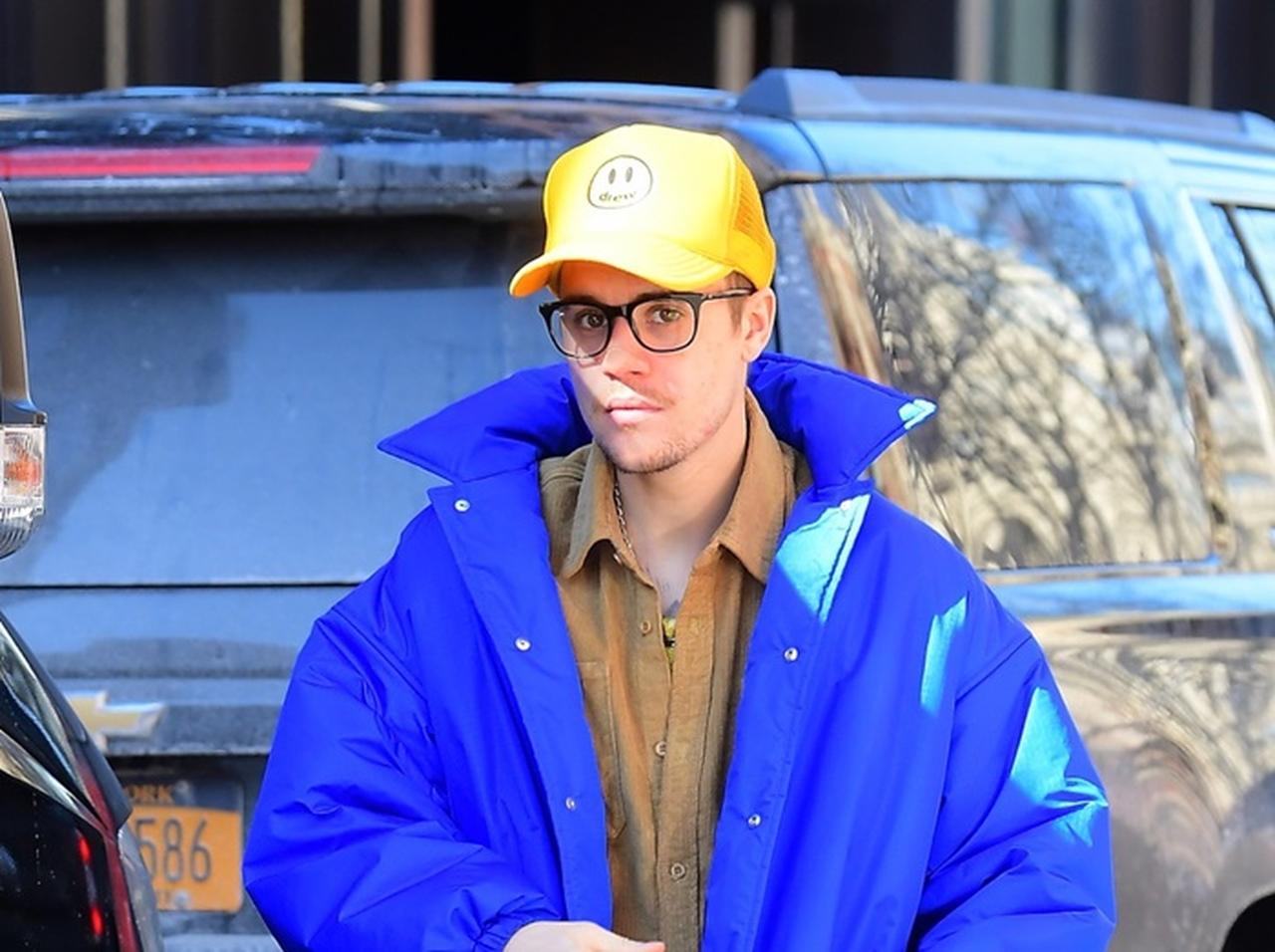 ジャスティン・ビーバー、妻ヘイリー・ビーバーの「ダウンジャケット」を拝借