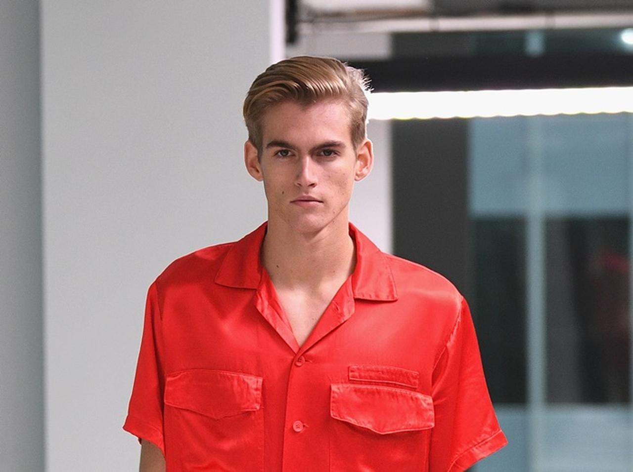 シンディ・クロフォードの19歳息子、モデルのプレスリー・ガーバーが飲酒運転