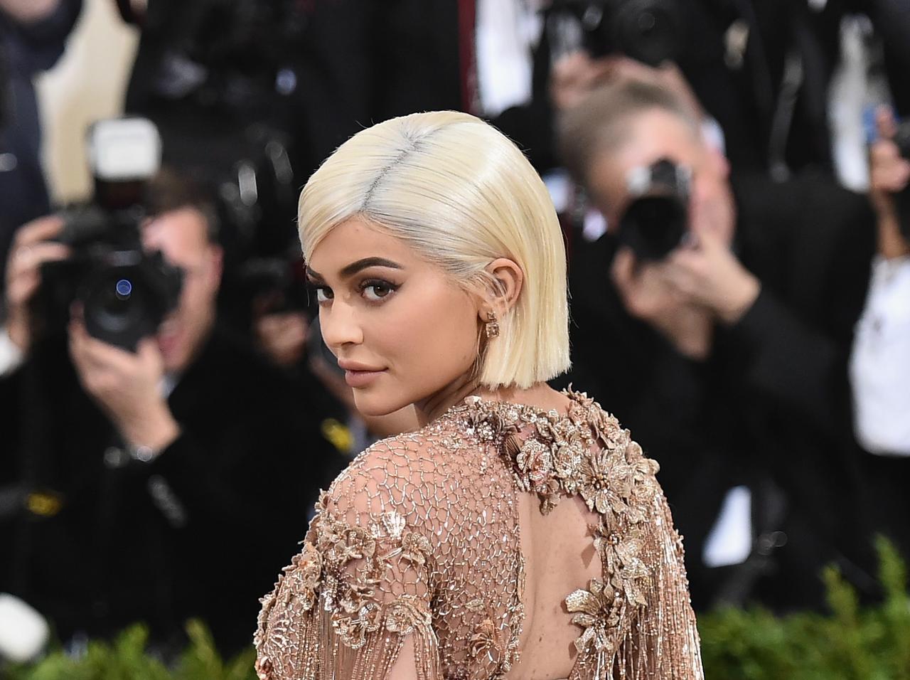 カイリー・ジェンナーが親友の浮気騒動で学んだこと