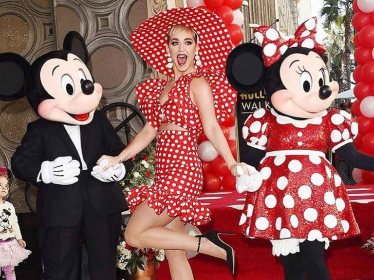 ディズニーランドに何着てく？コーデのヒントが詰まったインスタが要チェック