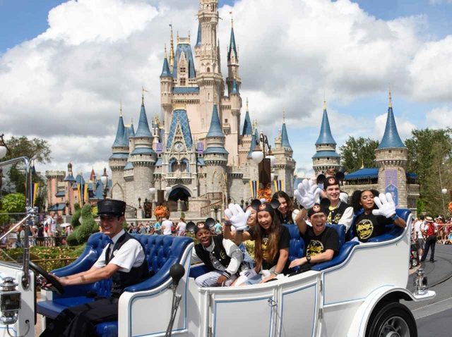 ディズニーランド、何があっても「絶対に終了しないアトラクション」はどれ？