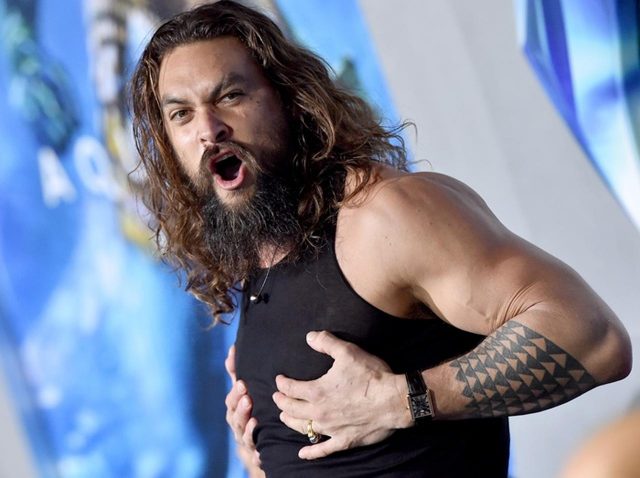 『アクアマン』ジェイソン・モモア、ジャケットの着方がワイルドすぎる