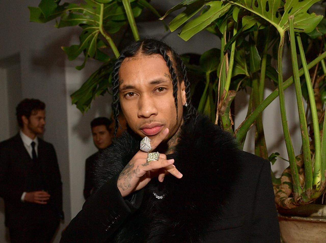 タイガ、ブレイズヘアから「サラサラストレート」へと衝撃のイメチェン