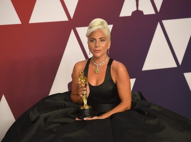 レディー・ガガ、ある意味で妊娠説を「認める」