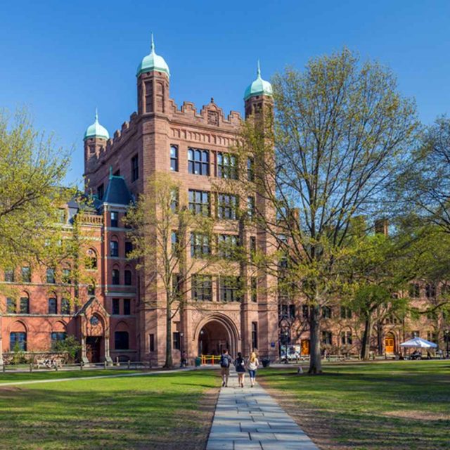 米名門大の「裏口入学」斡旋事件、依頼者にあの「有名ドラマ女優」たちの名前