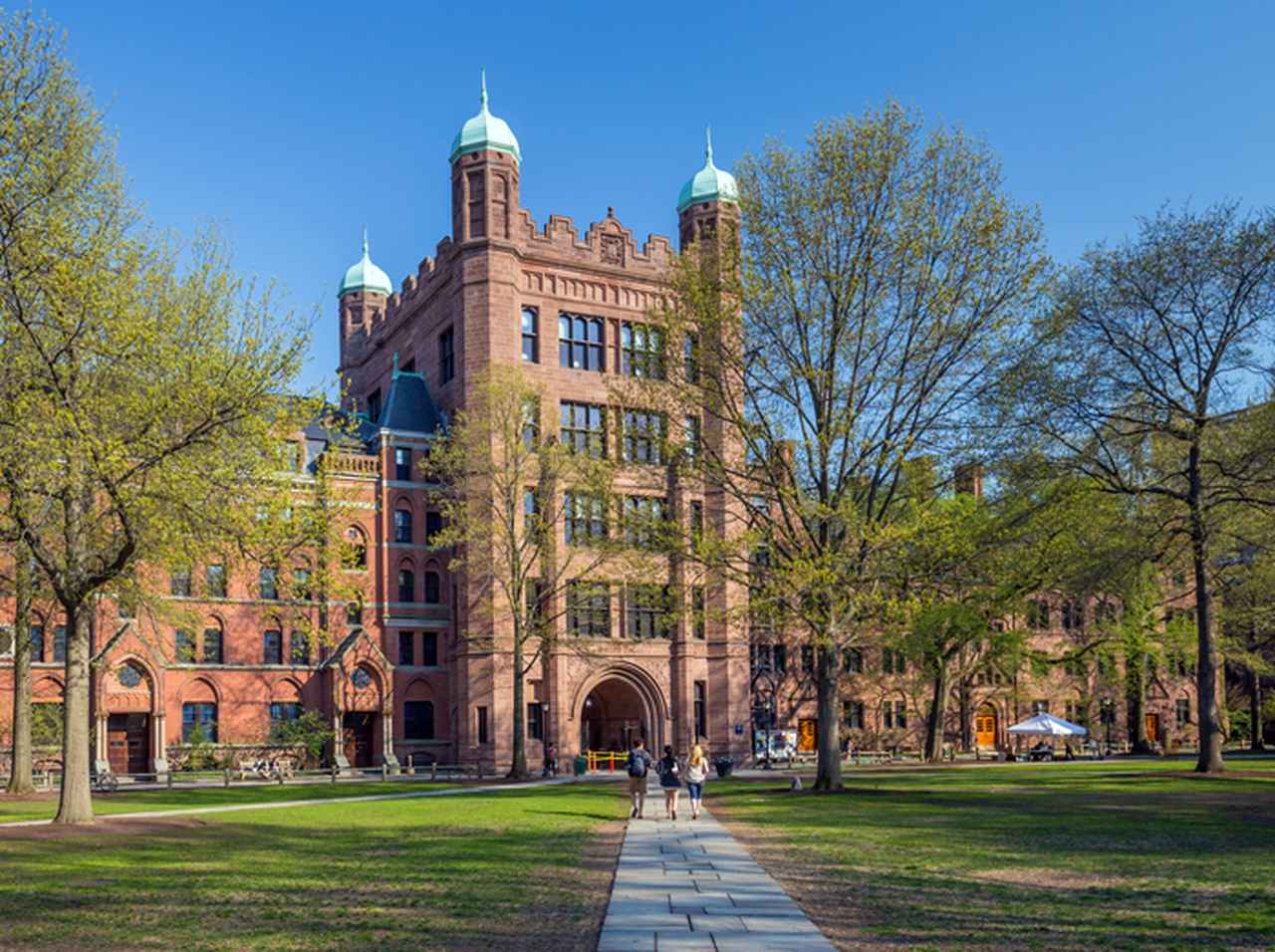 米名門大の「裏口入学」斡旋事件、依頼者にあの「有名ドラマ女優」たちの名前