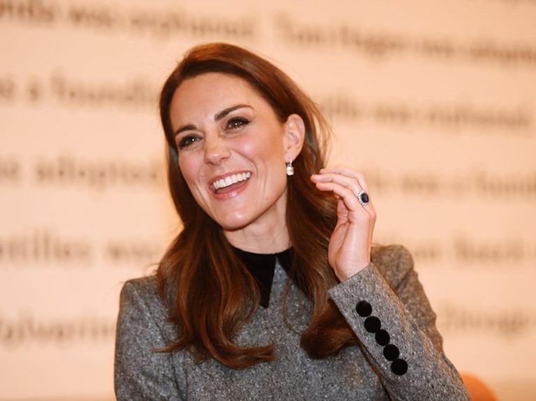 キャサリン妃、愛娘シャーロット王女の「愛され仕草」を真似っこ