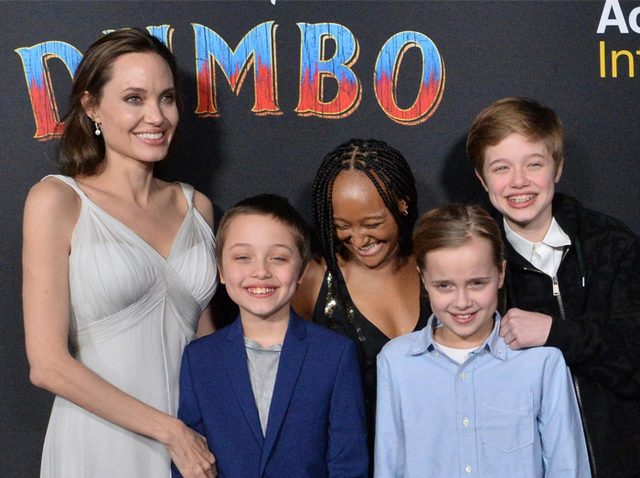 アンジェリーナ・ジョリー、『ダンボ』プレミアで1年ぶりの美ドレス姿披露