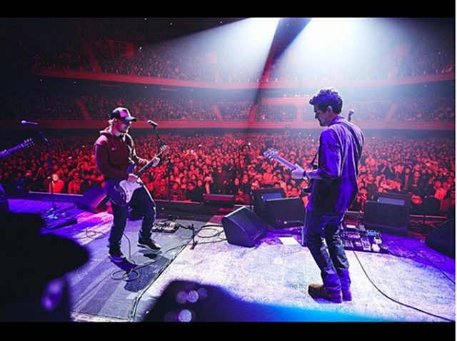 ジョン・メイヤーの極上ライブにエド・シーランが登場！「Thinking Out Loud」をジャム