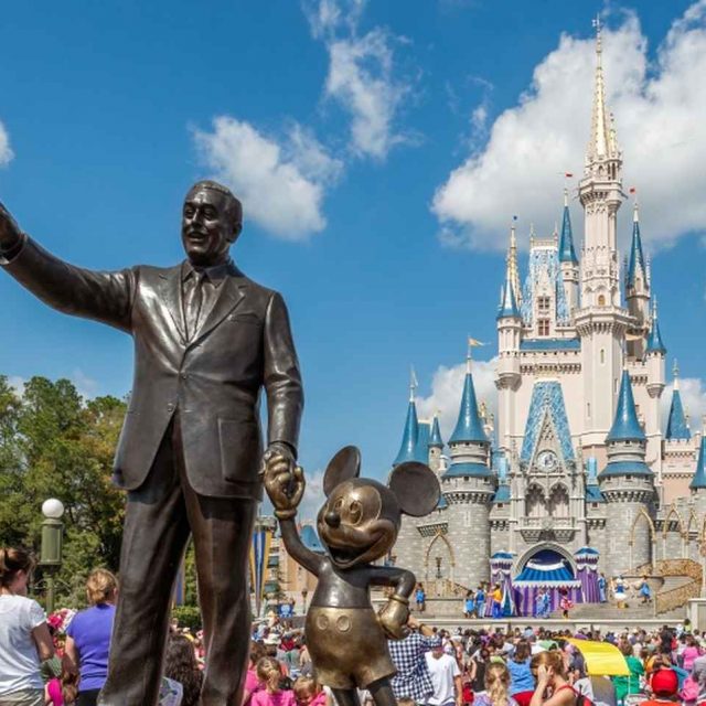 ディズニーランド、混雑防止のため「持ち込み禁止令」が出されたものに反発の声