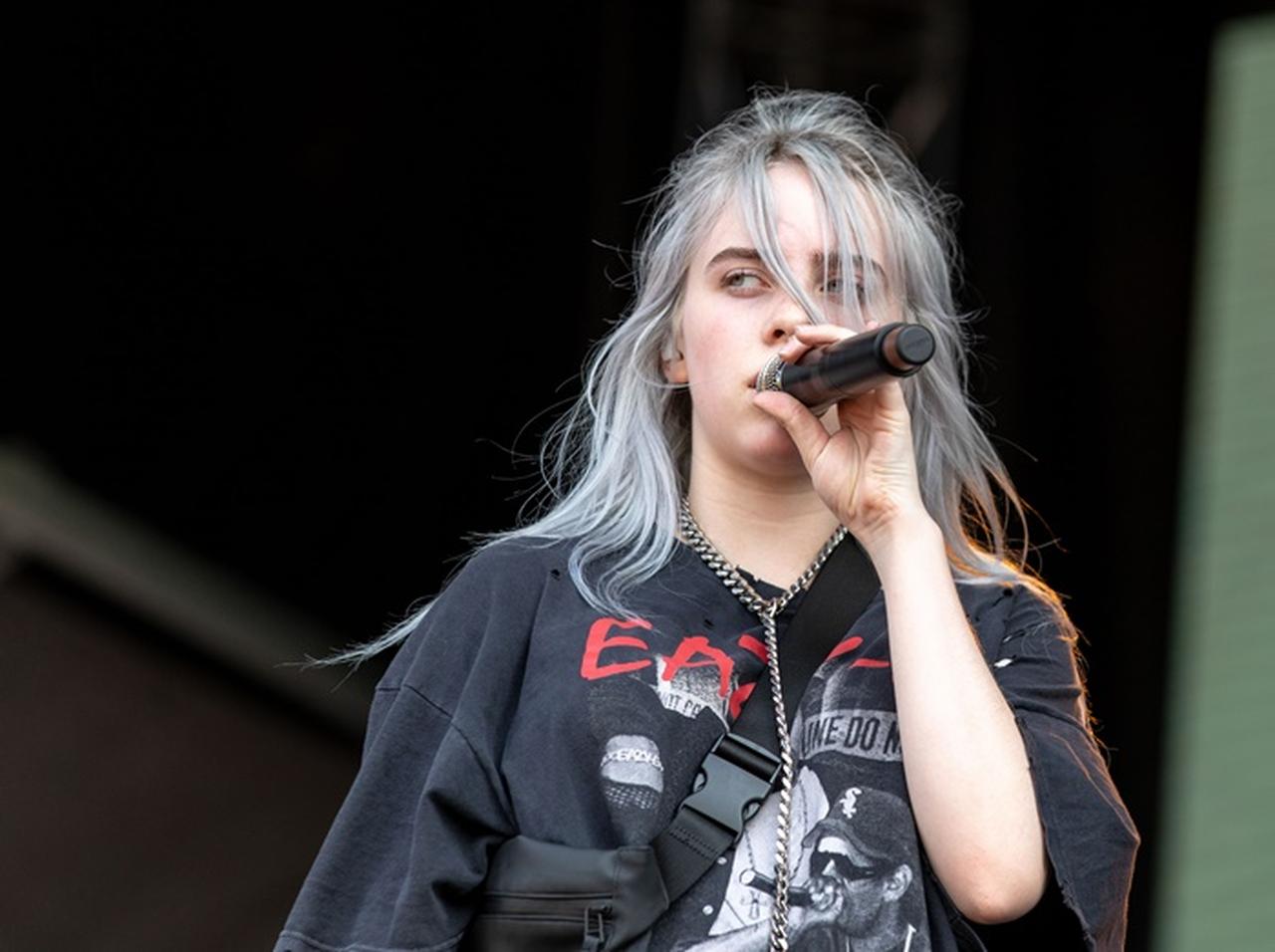 ビリー・アイリッシュ、村上隆とのコラボグッズがハイセンスすぎる