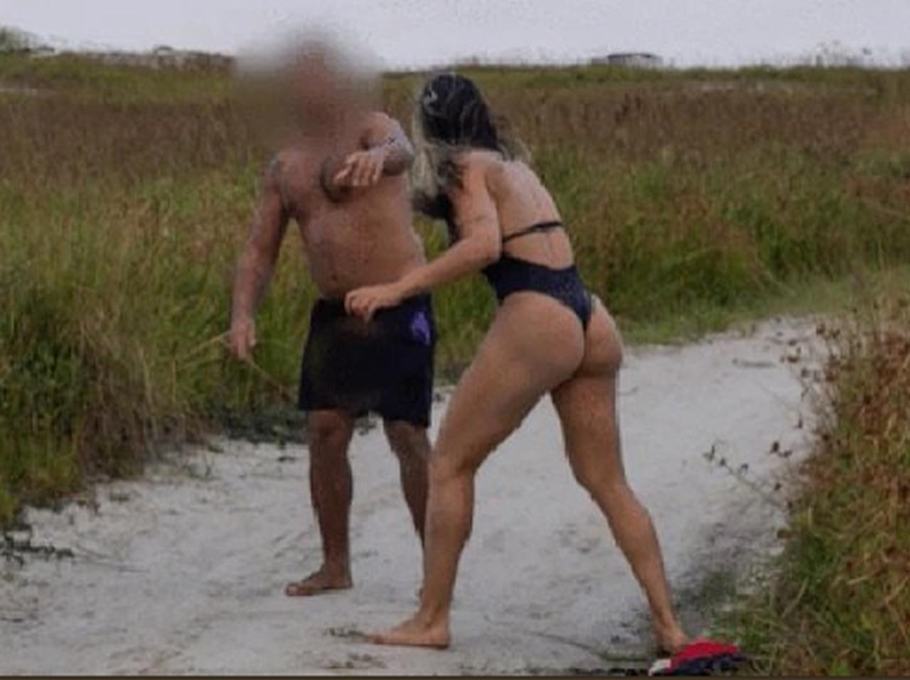 ビーチで男性が自慰行為した結果、MMAの選手にボコられる