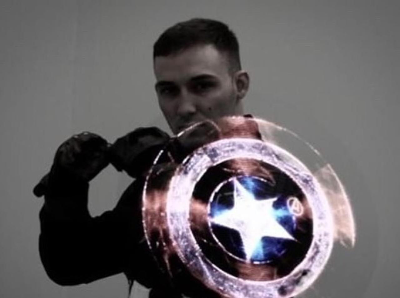 『キャプテン・アメリカ』ファンが作ったシールドが、未来的でかっこよすぎる【動画アリ】