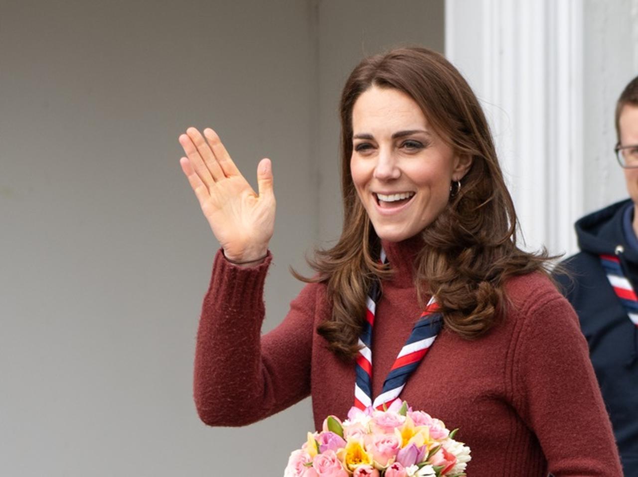 キャサリン妃が着まわすほど愛用するニットが6,000円台で購入できる