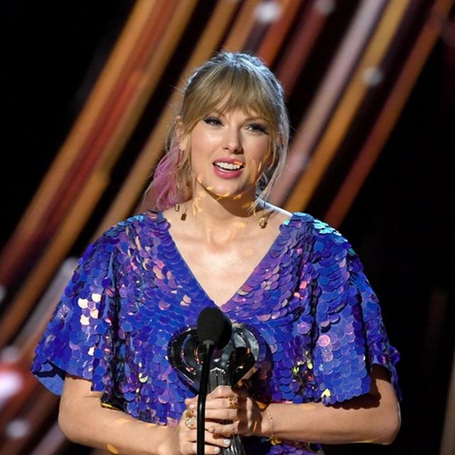 テイラー・スウィフト、4月26日の「発表」に向けてカウントダウンがスタート