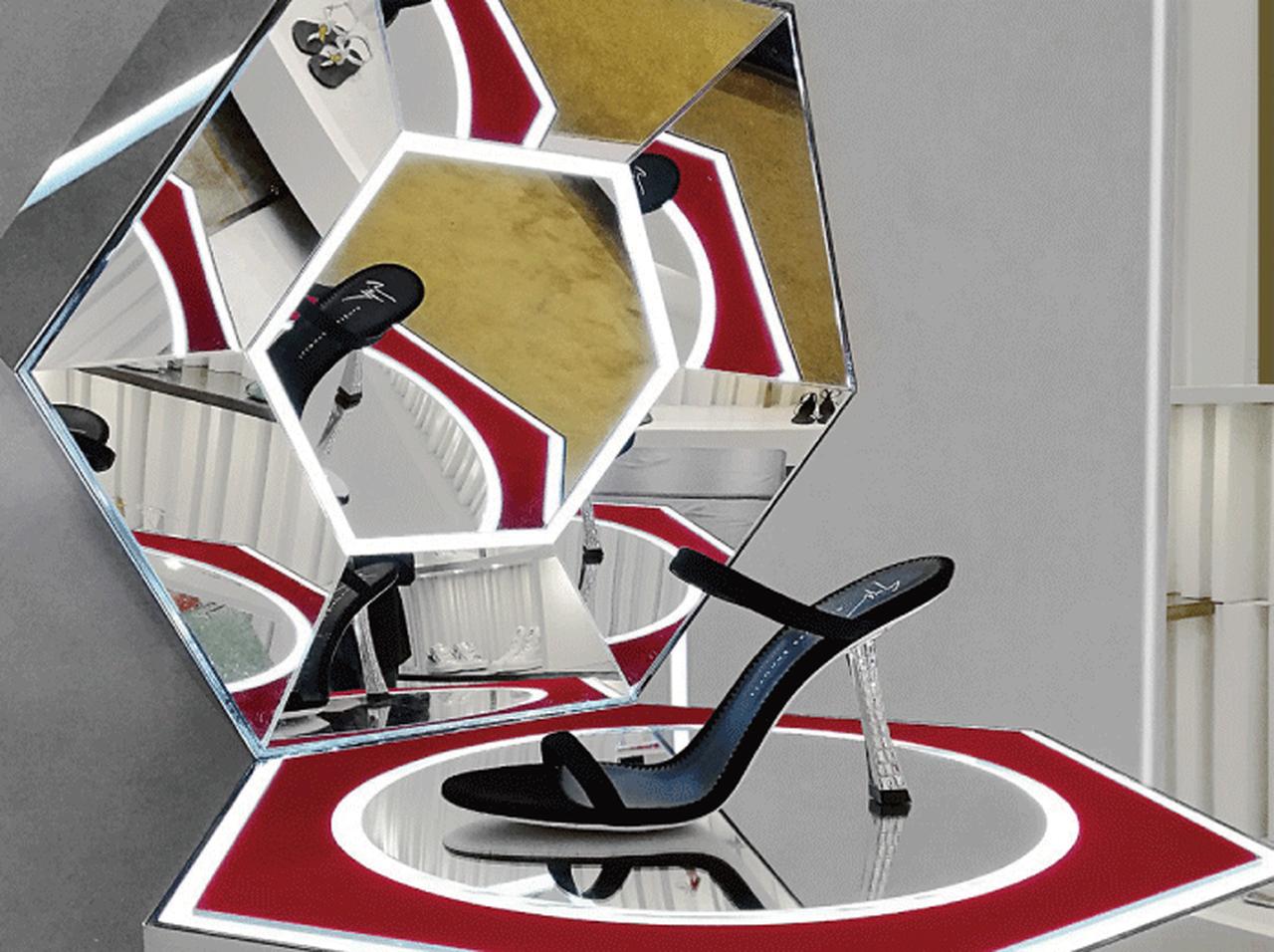 ジュゼッペザノッティ新作、166個のクリスタルで飾られたヒール「Farrah」登場