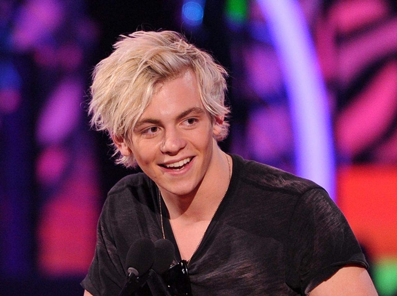 『オースティン&アリー』のロス・リンチ、あの作品で三角関係を経験していた