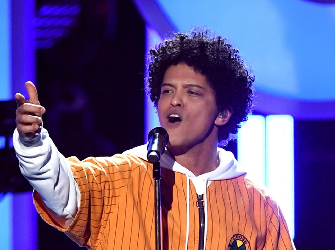 ブルーノ・マーズ、ネット通販で買った商品が届いてすぐに取った「行動」に爆笑