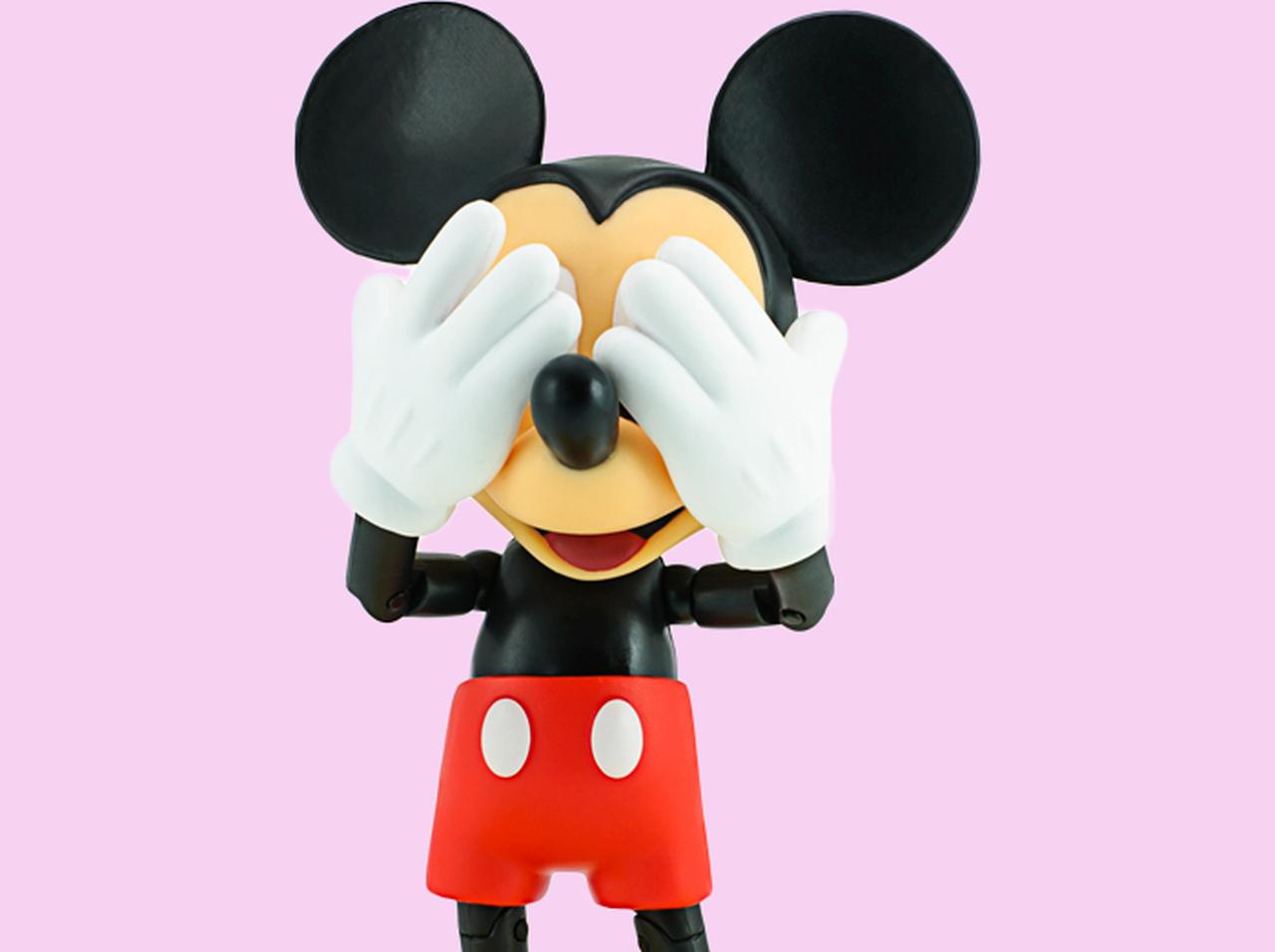 あの名作ディズニーアニメに「トップレスの女性」が映り込んでいた