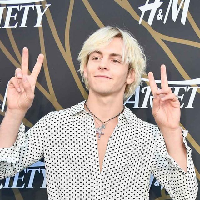 ロス・リンチ、ヌード流出を否定も「僕の裸はコチラから」と巧みに誘う